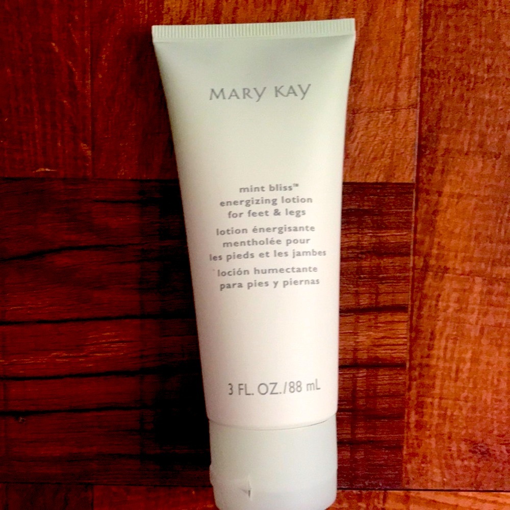 Mary Kay’s Mint Bliss Energizing Lotion(feet/legs)